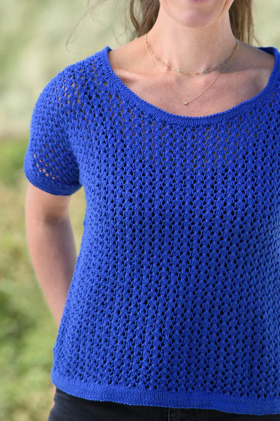 Esmeralda Tee strikket i Mayflower Cotton 8/4