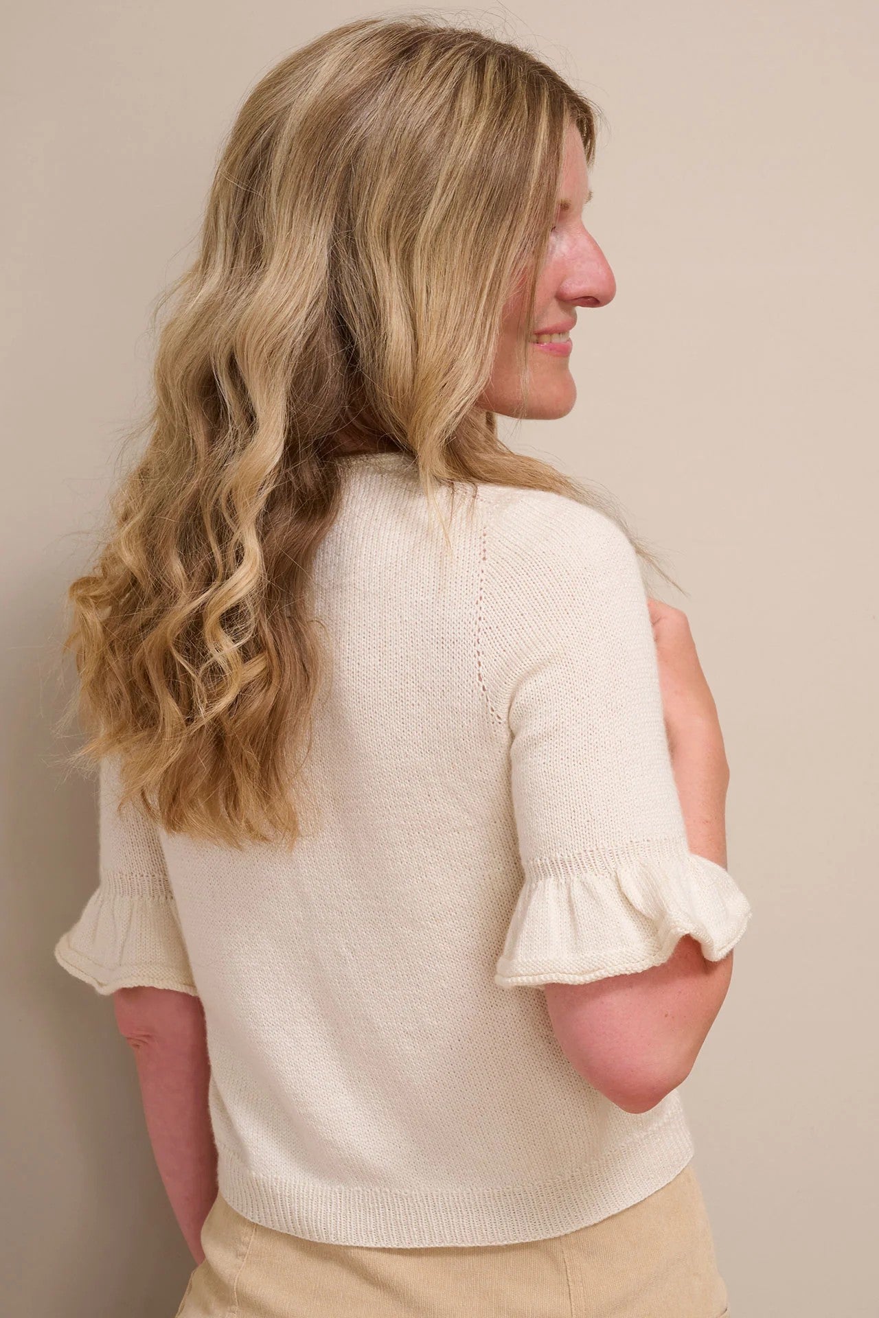 Leonora Tee strikket i Mayflower Premium Merino Silk