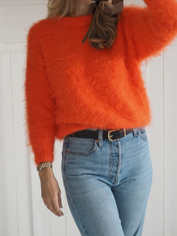 Fuzzy Sweater – strikket sweater i Basta fra Lana Grossa farverne 001 Hvid og 011 Rød/orange