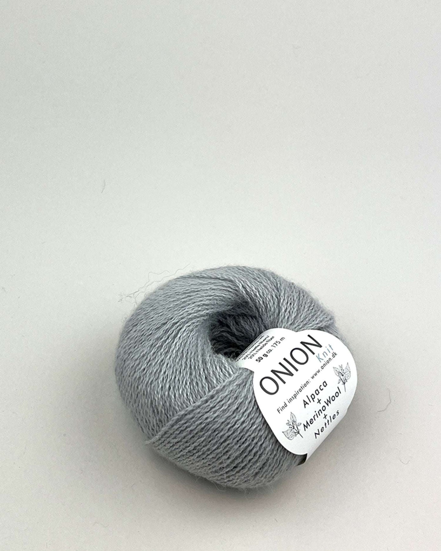 Onion Alpaca Merino Wool Nettle i farven lys grå.