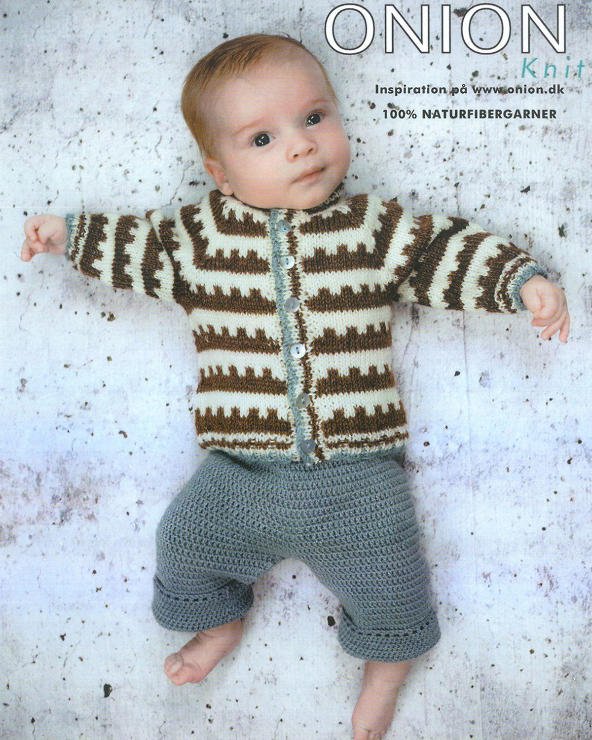 Cardigan med mønster – strikket cardigan i No. 4 Organic Wool + Nettles fra ONIONKnit i farverne Råhvid 1 (770801), Brun 1 (770803) og Douce Grøn (770811) 