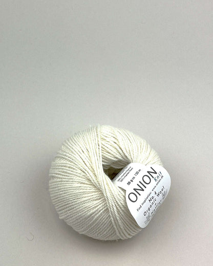 Onion Wool + Nettles No. 4 i farven råhvid – bæredygtigt uldgarn