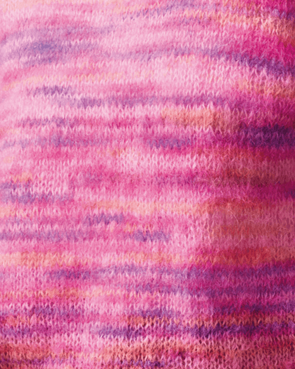 Strikkeprøve af Bella Color Silk Mohair fra Permin i farven neon pink.