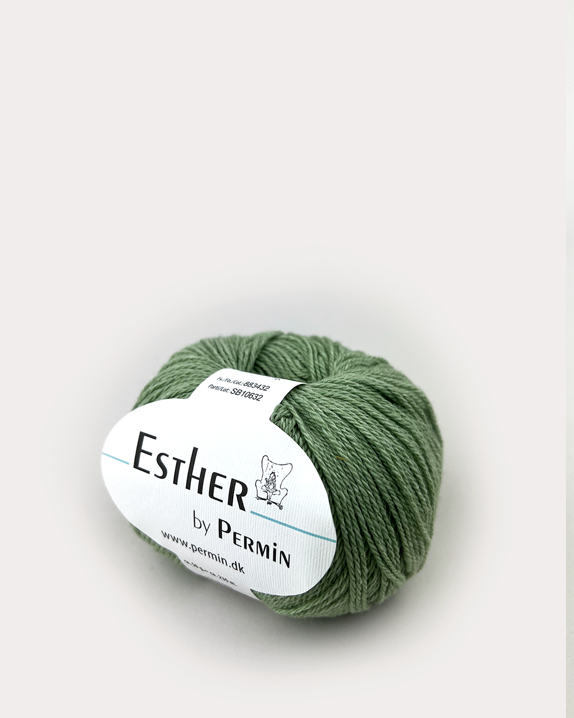 Esther fra Permin garn i farven lys grøn – blødt uld- og bomuldsgarn til strik og hækling.