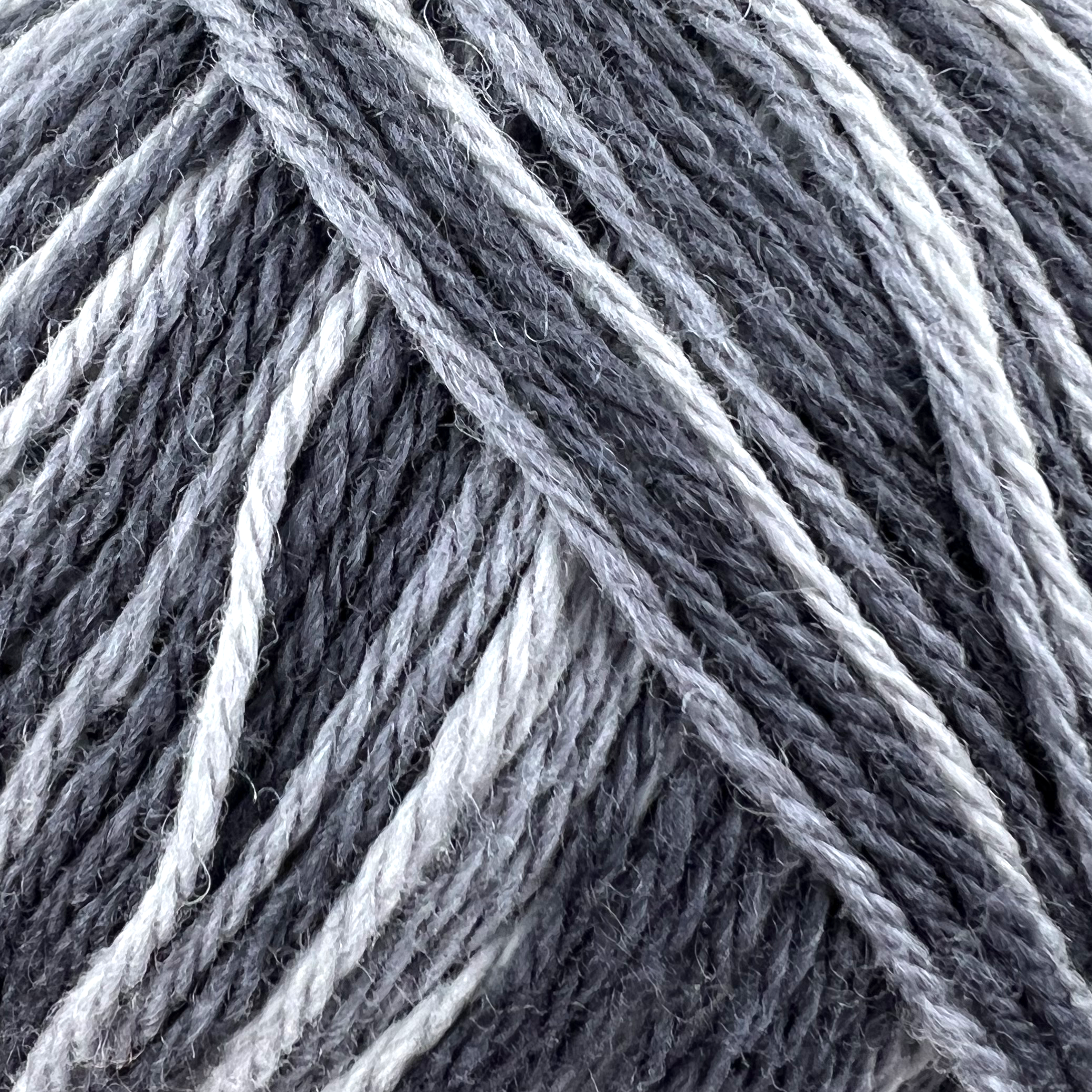 Esther color fra  Permin
