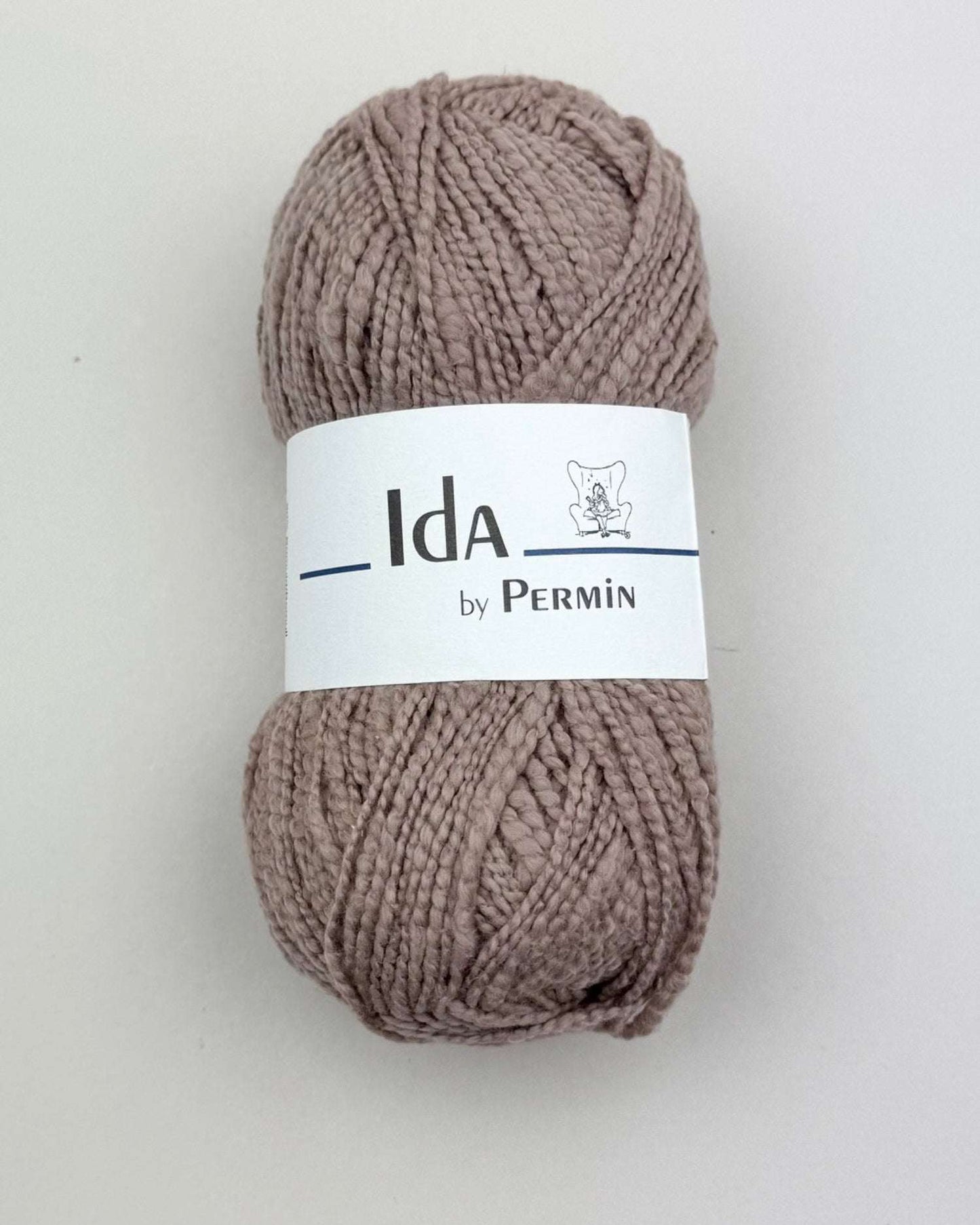 Ida by Permin garn i farven Mocha Mousse – brun flamégarn til cardigans