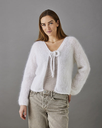 Cardigan med i-cord kanter strikkegarn kit fra Daugaard Garn – elegant cardigan