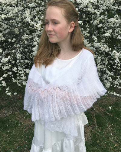 Sjal med hulmønster og flæserib Angel