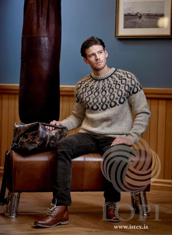 Eilífð klassisk sweater i Léttlopi 