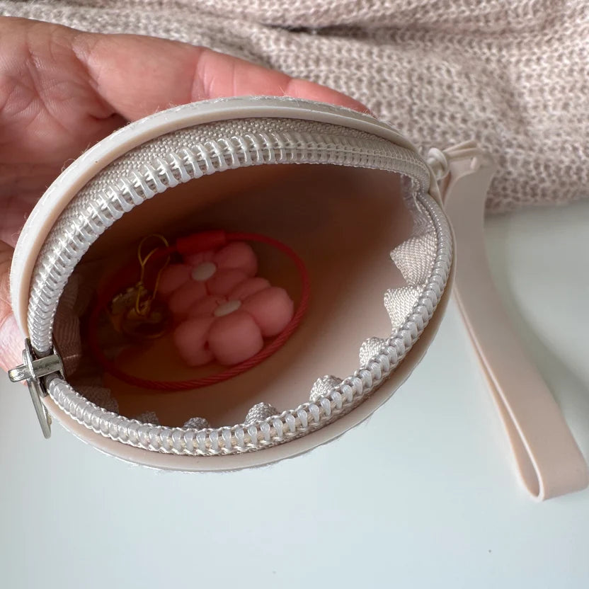 Opbevaringspung til strikketilbehør fra Markers & Pearls