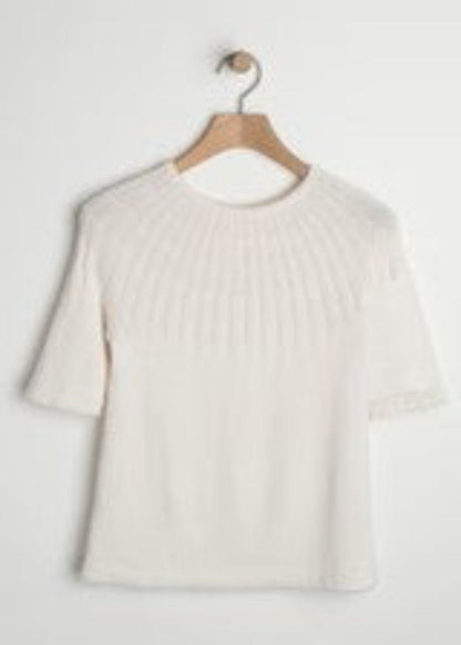 Petitknit sunday tee i Premium merino silk.