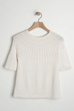 Petitknit sunday tee i Premium merino silk.