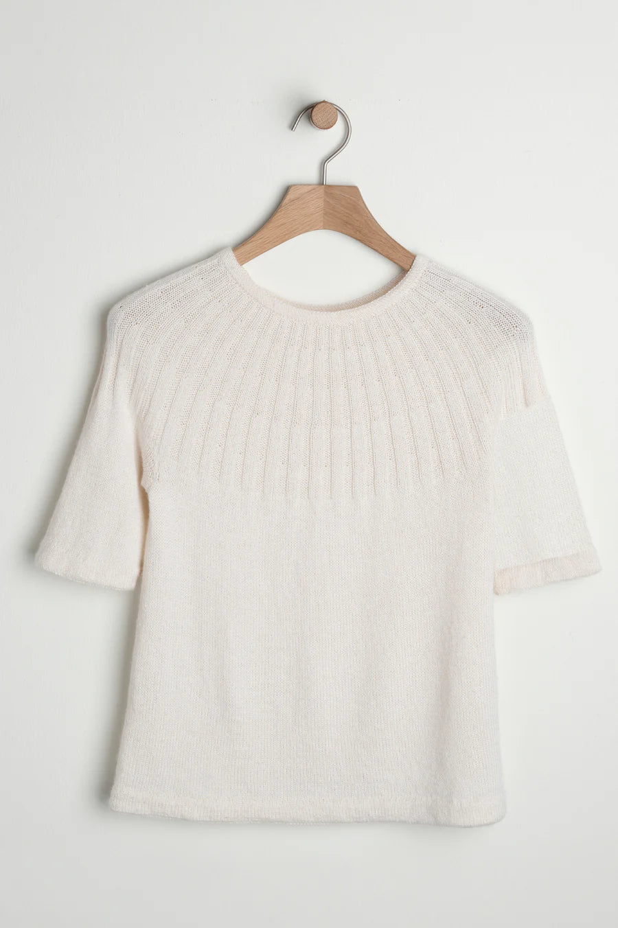 Petitknit sunday tee i Premium merino silk.