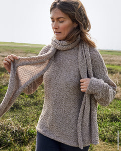 Pullover i Cool Wool Lace fra Lana Grossa med takkemønster og meleret farvespil