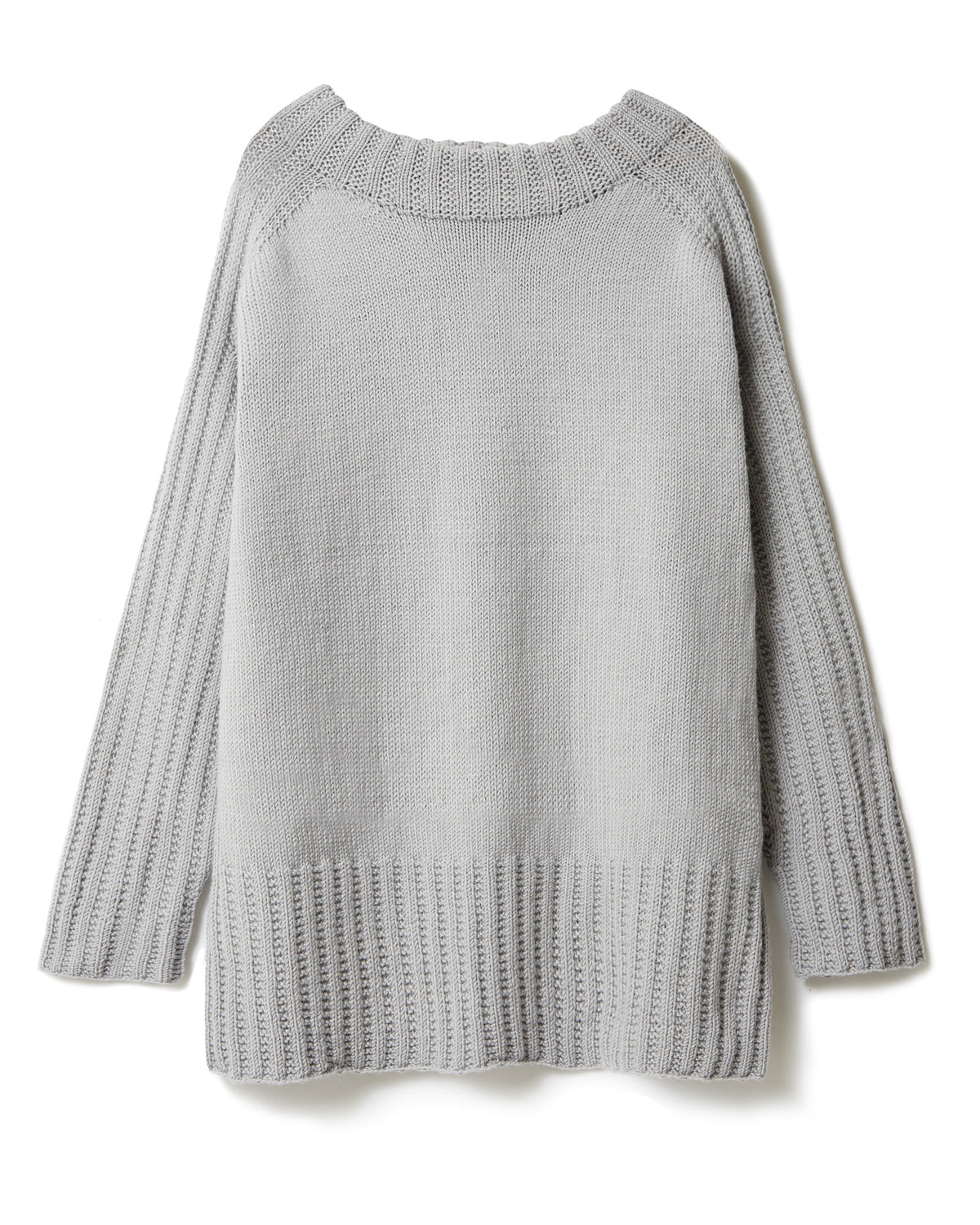 Strikket herrepullover i Cool Wool Big fra Lana Grossa i farven Mellemgrå (928) med sadelskulder og høj hals