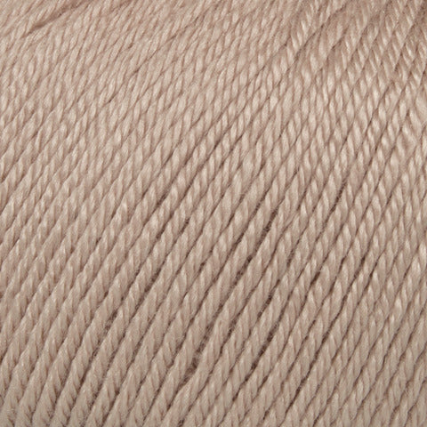 Nærbillede af Mayflower Premium Merino Silk i farven lys sand