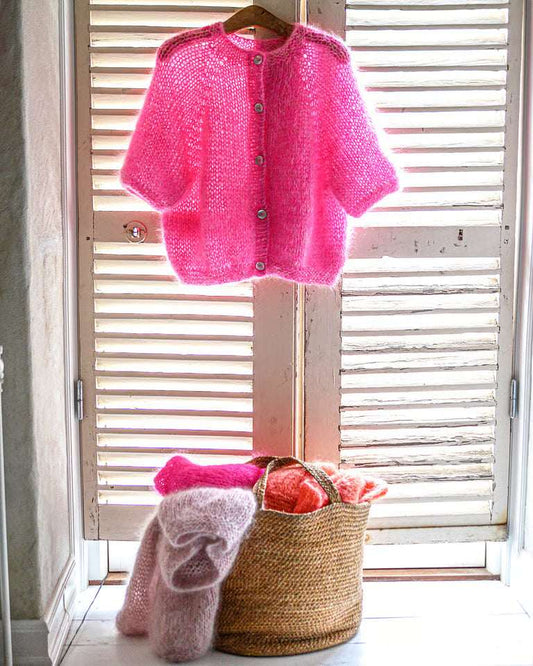 Femja Bluse strikkegarn kit – komplet kit til bluse med knaplukning fra Daugaard Garn