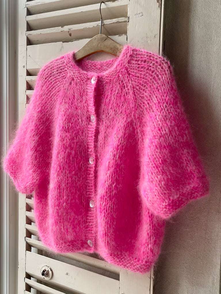 Femja Bluse strikkegarn kit – komplet kit til bluse med knaplukning fra Daugaard Garn